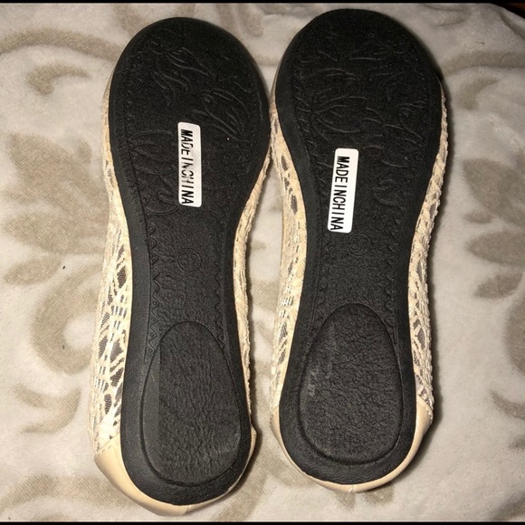 💥SOLD💥Ballerina Flats - Picture 3 of 3